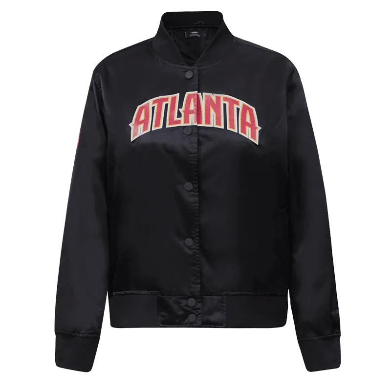 CHAMARRA DE SATÉN NBA ATLANTA HAWKS CLASSIC ESSENTIALS PARA MUJER